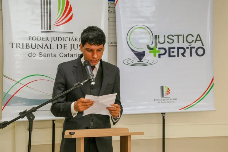Judiciário de Santa Catarina cria uma Farsa de “Juiz Traficante” para Expurgar um Magistrado Indígena