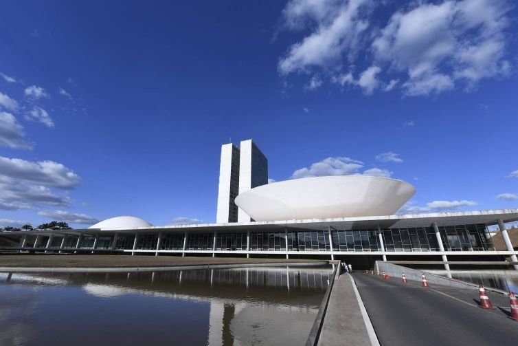 Coluna de opinião de ((o))eco cobra fim da hegemonia da bancada do agronegócio no Congresso