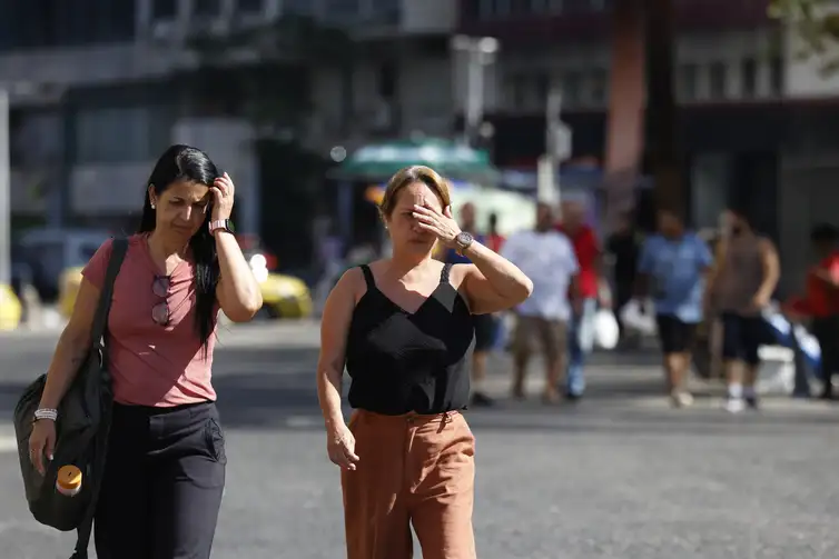 Estudo prevê até 13,3 mil mortes no Brasil com calor do Super El Niño