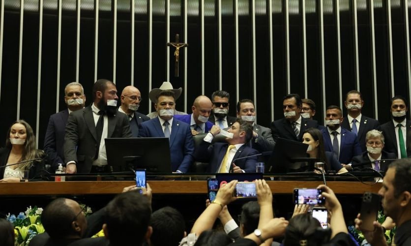 Candidatos multados por crime ambiental recebem R$ 253 milhões em crédito rural