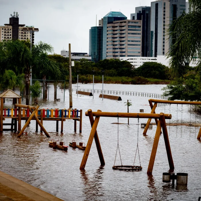 Dados expõem desigualdade social no desastre climático do Rio Grande do Sul