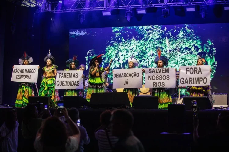 Grupo indígena Suraras do Tapajós leva carimbó a dez cidades do Rio Grande do Sul