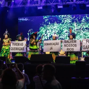 Grupo indígena Suraras do Tapajós leva carimbó a dez cidades do Rio Grande do Sul