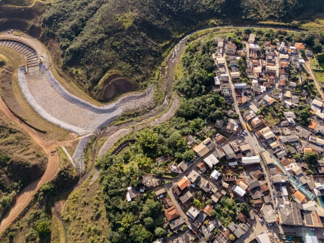 Moradores de Antônio Pereira (MG) relatam tremores diários perto de barragem da Vale