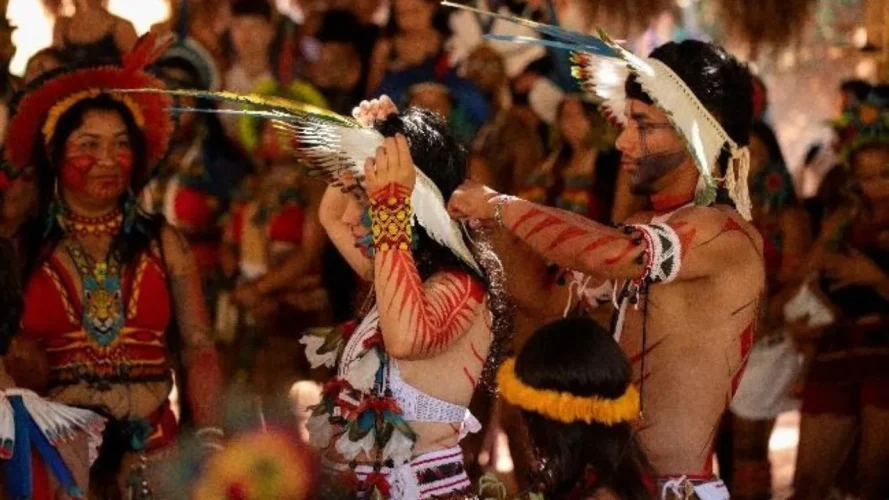 Pataxó da Aldeia Imbiruçu celebram ritual das águas em Minas Gerais