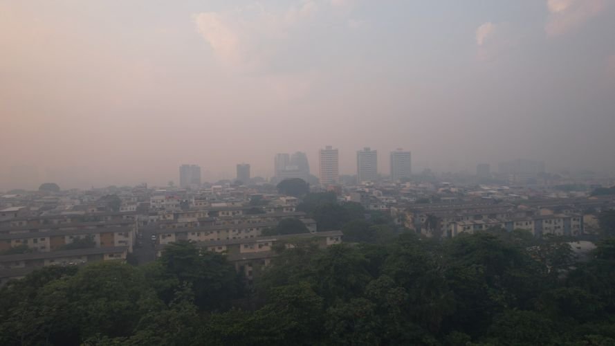 Manaus registra pico de poluição com fumaça 40 vezes acima do limite tolerável
