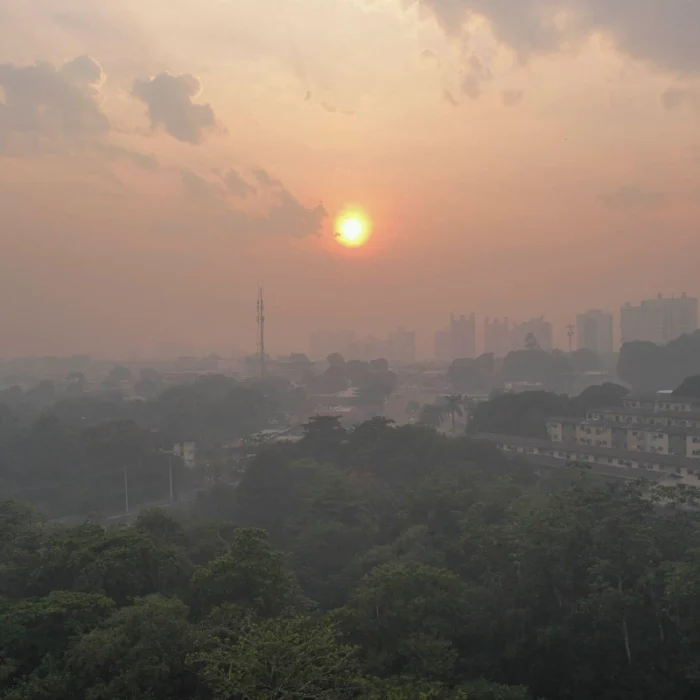 Fumaça de incêndios suspende aulas em Manaus e cidades do Amazonas