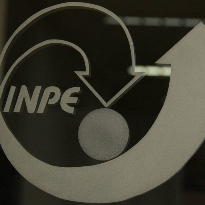 INPE bate recorde no monitoramento da Amazônia e enfrenta ameaça de Flávio Bolsonaro